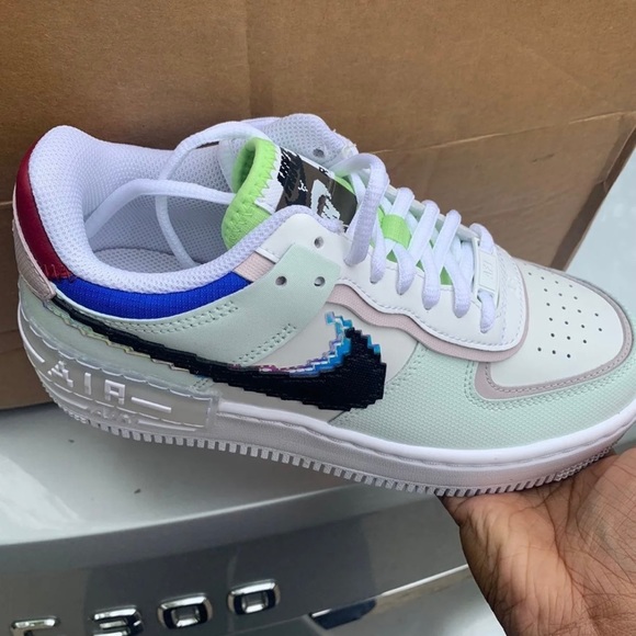 Nike Air Force - Picture 1 of 2